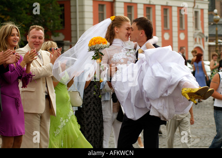 Braut und Bräutigam russische Hochzeit Party St. Petersburg Russland Stockfoto