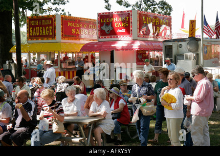 Indiana Marshall County, Plymouth, Marshall County Blueberry Festival, Festivalmesse, Publikum, Menschenmenge, kostenloses Konzert, IN070901028 Stockfoto