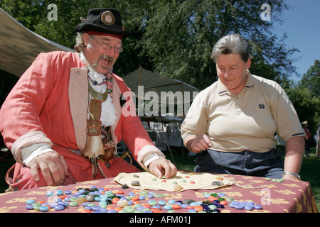 Indiana Marshall County, Plymouth, Marshall County Blueberry Festival, Festivalmesse, lebendige Geschichte, Nine man Morris-Spiel, französischer Händler aus den 1790er Jahren, IN07090106 Stockfoto