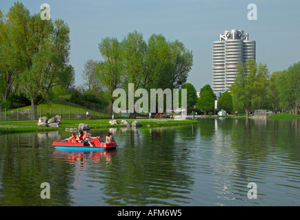 Europa Deutschland Bayern Bayern München München Olympiapark BMW Gebäude Stockfoto