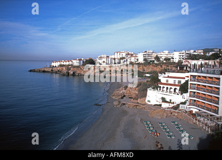 Die Playa de Calahtilla in Nerja Stockfoto