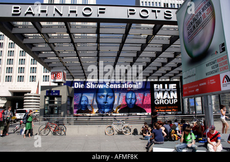Eingang der u-Bahn Station Potsdamer Platz Berlin, August 2007 Stockfoto