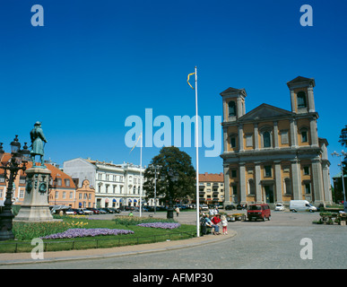 Fredrikskyrkan über Stortorget (großer Markt), Karlskrona, Blekinge, Schweden gesehen. Stockfoto