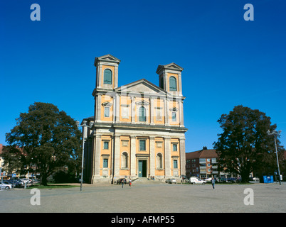 Westfassade der fredrikskyrkan über stortorget (großer Markt), Karlskrona, Blekinge, Schweden. Stockfoto