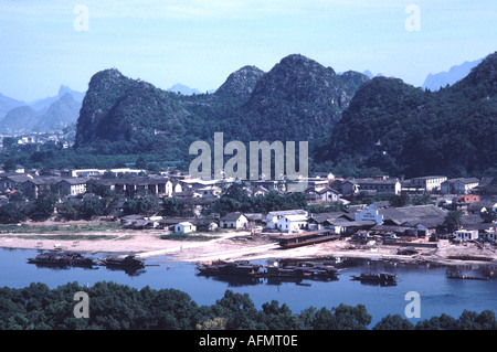 2298 Lijiang River Guilin China Asien Wasser Boot Bergen Geologie Reisen Stockfoto