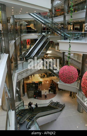 Fahrtreppen in Citic Square Stockfoto