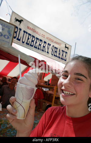 Indiana Marshall County, Plymouth, Marshall County Blueberry Festival, Festivals fair, Teenager Teenager Teenager Teenager Mädchen Mädchen, Youngster, weibliche Kinder chil Stockfoto