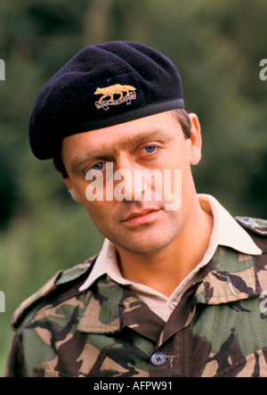 Duke of Westminster Portrait der 6. Herzog, Salisbury Plain Weekend Exercises with the Territorial Army on Wiltshire UK 1990er HOMER SYKES Stockfoto