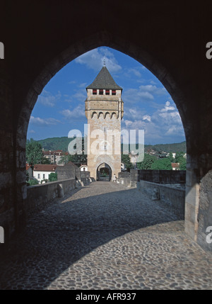 Das 14. Jahrhundert Pont de Valentré in Cahors Stockfoto