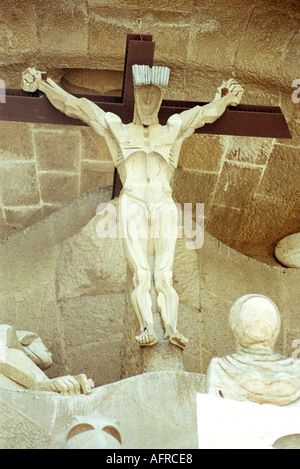 Die Skulpturen an der Süd-westlichen Wand der La Sagrada Familia in Barcelona wurden vom Künstler Josep Subirachs entworfen. Stockfoto