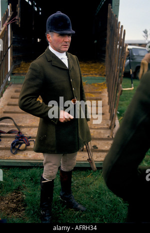 Hauptmann Ian Farquhar, gemeinsamer Meister des Duke of Beaufort Hunt, Sport am Ende des Tages. 1996 1990S GB HOMER SYKES Stockfoto