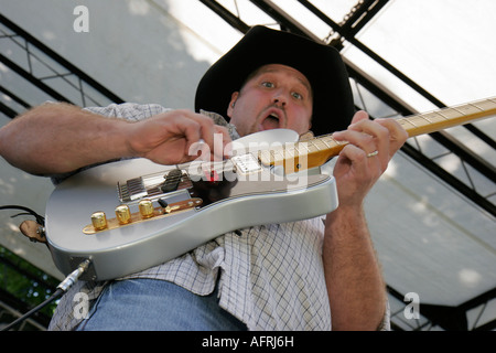 Indiana Marshall County, Plymouth, Marshall County Blueberry Festival, Festivalmesse, Indiana Highway, Country-Musikband, E-Gitarre, IN070901050 Stockfoto