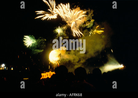 Feuerwerk Party der Queen Elizabeth II Silver Jubilee Hyde Park London England 1977 1970s UK HOMER SYKES zu feiern. Stockfoto