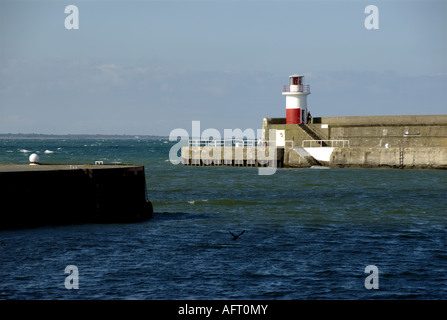 Leuchtturm im Hafen von Wicklow Stadt Stockfoto