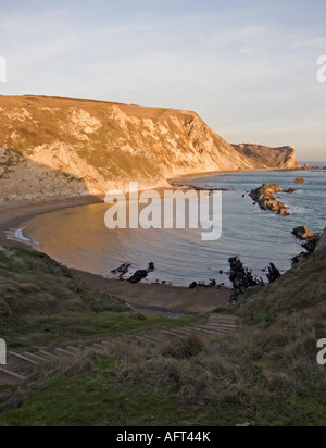 Sicht des Menschen o-Krieg-Bucht in der Nähe von Durdle Door, Lulworth, Dorset, England Stockfoto