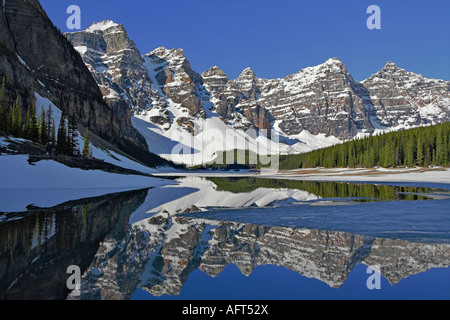 Moraine Lake Reflexionen in Banff Nationalpark, Alberta, Kanada Stockfoto