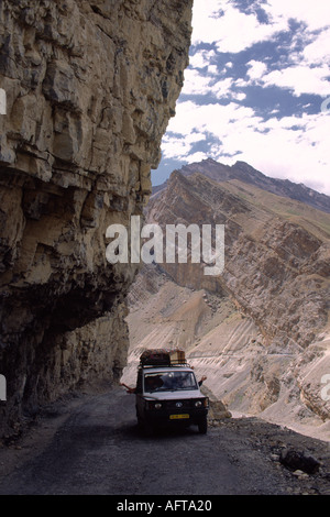 Straße zwischen Chandra Thal 4200 und Rangarik 3640 m Himachal Pradesh Nordindien Stockfoto