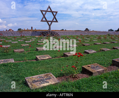 Terezin, Nord-Böhmen, Tschechische Republik. Teresienstadt KZ. Jüdischer Friedhof Stockfoto