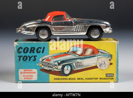 Mercedes-Benz 300 SL Roadster. Corgi Diecast Modell no.304s Ausgabe 1967 Stockfoto