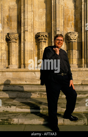 Dr. George Austin, der Erzdiakon von York, der gegen die Priesterweihe von Frauen ist. York Minster der 1990er Jahre. UK HOMER SYKES Stockfoto