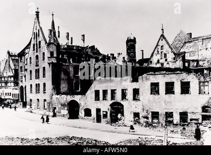 Geographie/Reisen, Deutschland, Städte, München, Straßenszenen, Sankt-Jakobs-Platz mit zerstörten Gebäuden, ca. 1945, Stockfoto