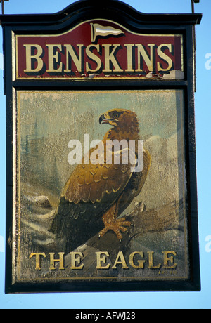 PUB UNTERSCHREIBT DEN ADLER IN AMERSHAM Stockfoto