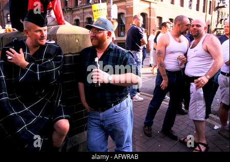 Schwulenfestival Queer Manchester Pride Festival 1990s UK. Große Männer, bekannt als Bären. GBT, LGBTQ, 1990s 1999. HOMER SYKES Stockfoto