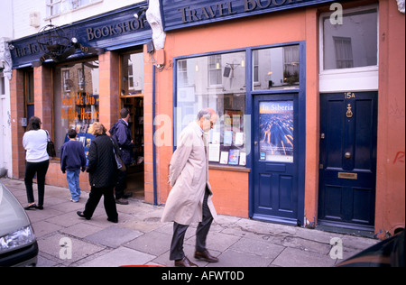 Travel Book Shop Notting Hill West London 1990er Jahre. Der Laden war bekannt und wurde in Hugh Grant Film Notting Hill. Um 1995 HOMER SYKES Stockfoto