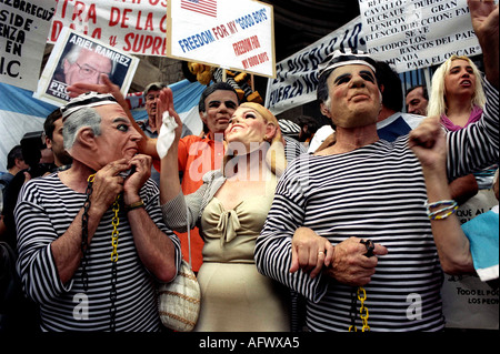 Wirtschaftskrise in Buenos Aires Argentinien Südamerika Demonstration gegen hyper Inflation und die Abwertung der Währung 2002 2000 s HOMER SYKES Stockfoto