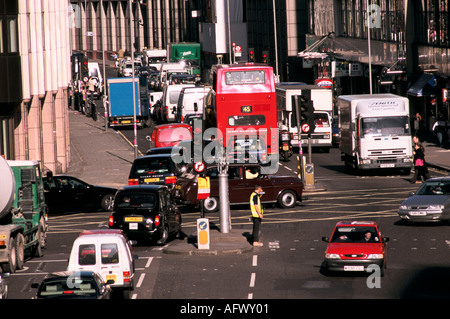 Verkehrsstaus im Zentrum von London, England um 1995 UK 1990 HOMER SYKES Stockfoto