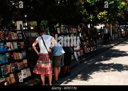 Kuba Havana Habana Vieja Tourist auf dem Buchmarkt auf der Plaza de Armas Stockfoto