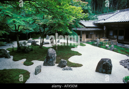 Japan-Hiroshima-Haus mit japanischen Zen-Garten Stockfoto