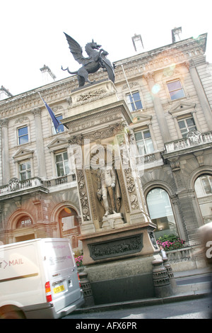 Die Temple Bar Drachenstatue außerhalb der königlichen Gerichte der Justiz-London Stockfoto