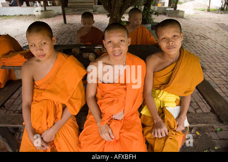 Gruppe Anfänger buddhistischer Mönche in Luang Prabang Laos Stockfoto