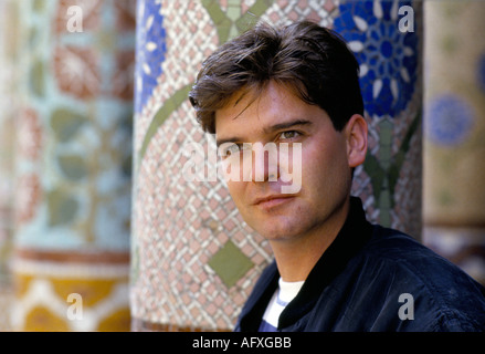 Phillip Schofield Porträt britischer Sender und Fernsehpersönlichkeit vor Ort für die BBC in Barcelona Spanien 1991 1990er Jahre HOMER SYKES Stockfoto