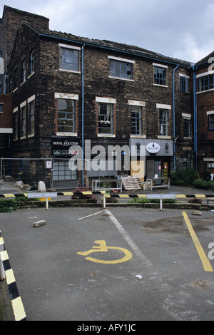 Royal Doulton Fabrik In Nile Street Burslem bröckelt Stockfoto