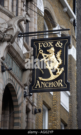 Viktorianische 1898 Pub in der Nähe Smithfield Fleisch Markt London EC1 Stockfoto