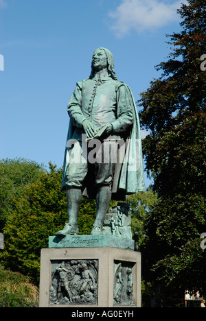 Statue von John Bunyan St.-Peter-Straße Bedford England Stockfoto