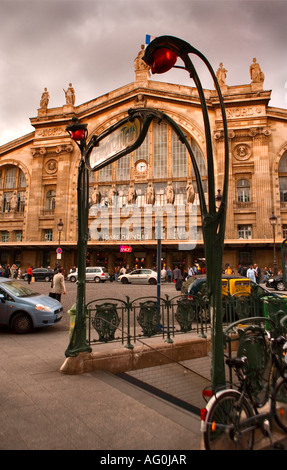 Bahnhof "Gare du Nord" und Metro - Paris Stockfoto