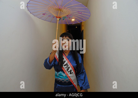 Eine japanische Transgender bei einem Schönheitswettbewerb Wettbewerb in Tel Aviv Israel Stockfoto