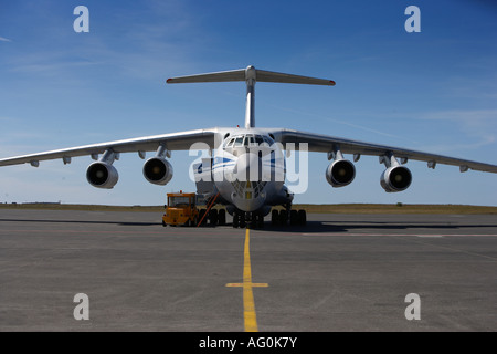 Russischen Frachtflugzeug Antonov, Island Stockfoto