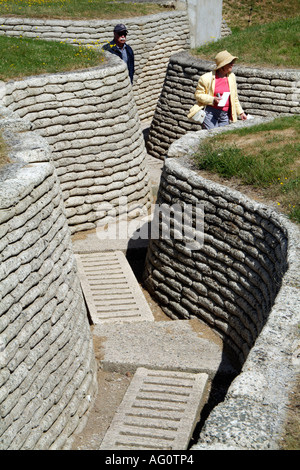 Vimy Ridge in der Nähe von Arras Nordfrankreich. Ersten Weltkrieg Gräben in the Canadian Memorial Garden. Stockfoto