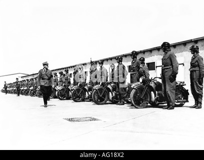 Nationalsozialismus/Nationalsozialismus, Organisationen, Nationalsozialistisches Kraftfahrerkorps (NSKK), Schule Döberitz, 1930er Jahre, Rollenaufruf Motorradfahrer, Ausbildung, Doberitz, Doeberitz, Brandenburg, Stockfoto