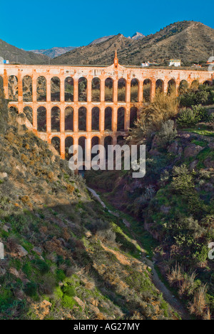 Roman aus dem 19. Jahrhundert Aquädukt in Nerja Spanien Stockfoto