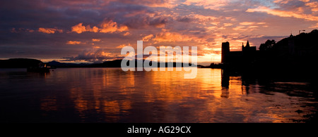 Panorama des Sonnenuntergangs bei Oban Harbour, Schottland, UK Stockfoto