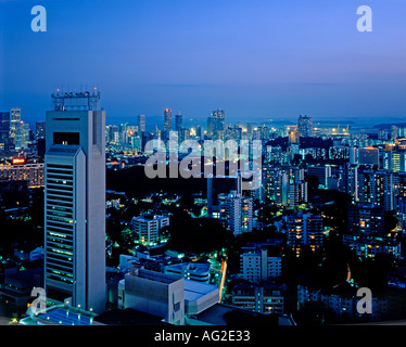 Singapur Skyline bei Nacht Stockfoto