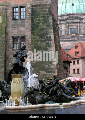 Nürnberg Deutschland Brunnen Ehekarussell Ehe Merry Go Round Brunnen aus Jürgen Weber und White Tower Nürnberg Weiß erstellt Stockfoto