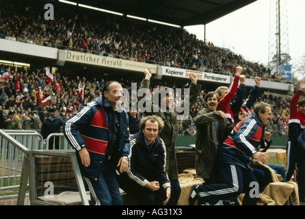 Hoeneß, Uli, * 5.1.1952, deutscher Sportler (Fußball/Fußball), halbe Länge, mit Pal Csernai, Hans Wilhelm Müller Wohlfahrt und Reinhard saftig, DFB-Finale Bayern München gegen FC Nürnberg (4:2), Waldstation Frankfurt, 1.5.1982, Stockfoto