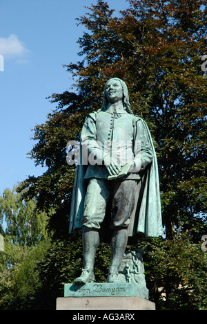 Statue von John Bunyan St.-Peter-Straße Bedford England Stockfoto