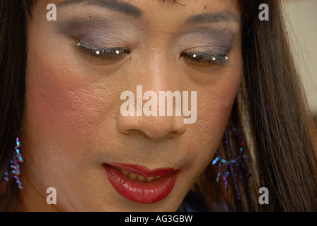 Eine asiatische Transgender während einem Wanderarbeiter Transgender Schönheitswettbewerb in Tel Aviv Israel Stockfoto